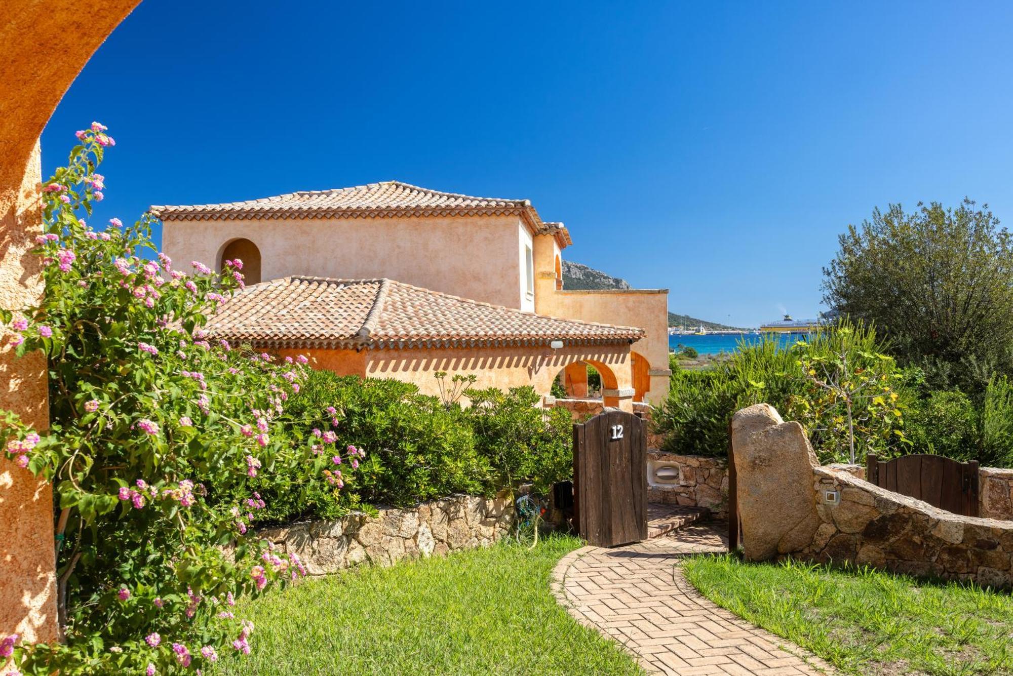 Le Perle Di Golfo Aranci Villa ภายนอก รูปภาพ